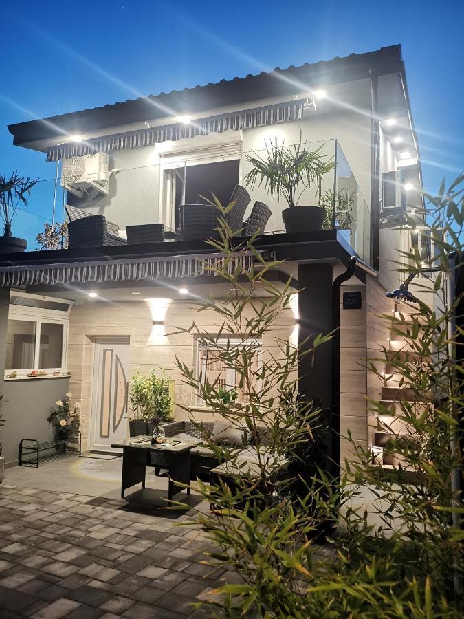 Apartmani Sarm فير المظهر الخارجي الصورة