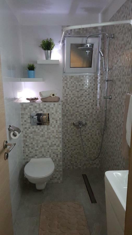 Apartmani Sarm فير المظهر الخارجي الصورة