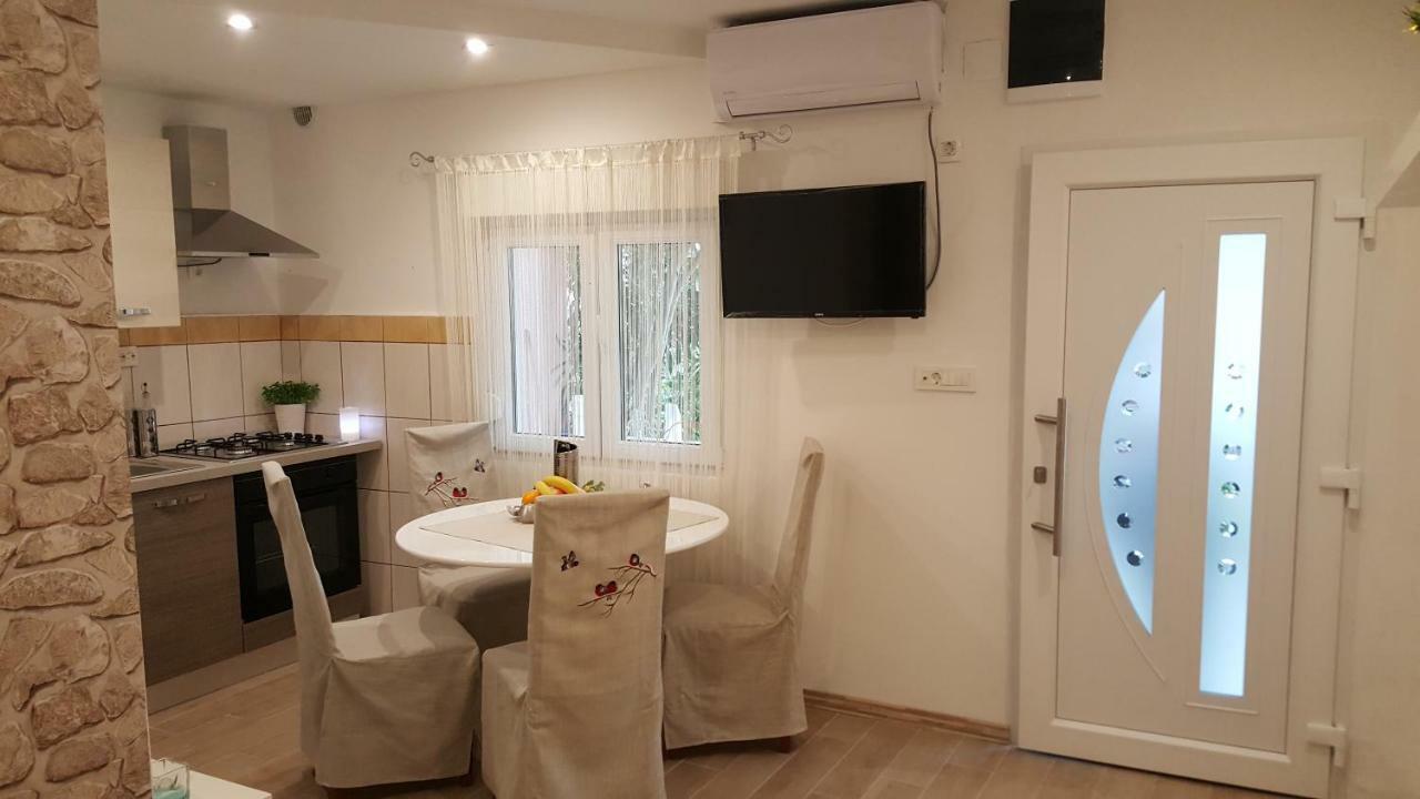 Apartmani Sarm فير المظهر الخارجي الصورة