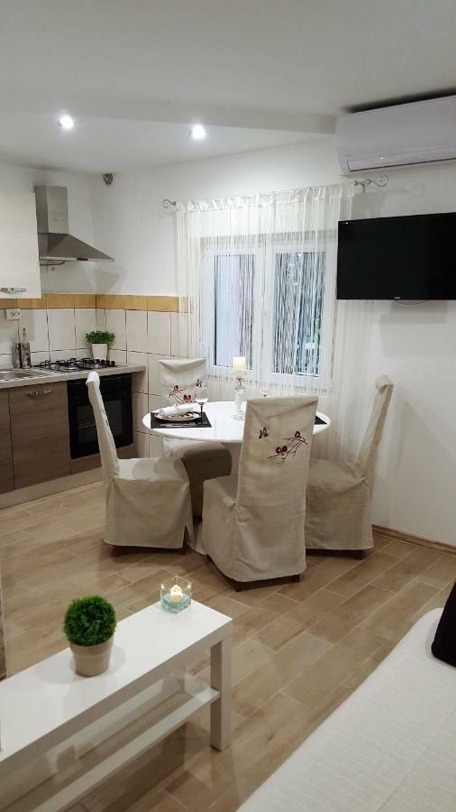 Apartmani Sarm فير المظهر الخارجي الصورة